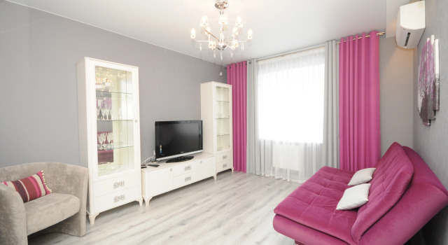 3 komnatnye na Otradnoy 15 Apartments, Prenota Appartamento Sovetsky district 