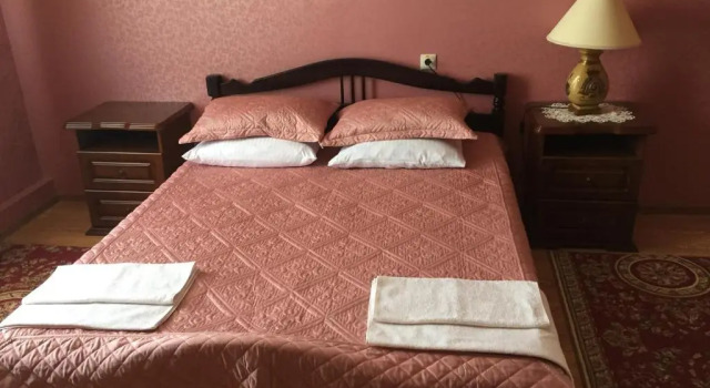 Отель Весна