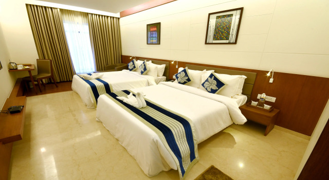 Eulogia Inn Hotel, Rezerwuj Hotel Sātej Gujarat