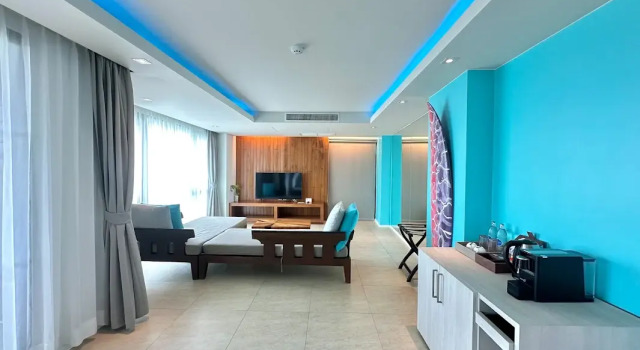 Двухместный люкс с видом на море Отель Zenmaya Oceanfront Phuket, Trademark Collection by Wyndham