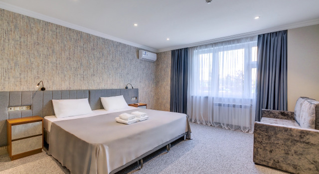 Dvoulůžkový s manželskou postelí Junior Suite Mon Ami Khimki Hotel