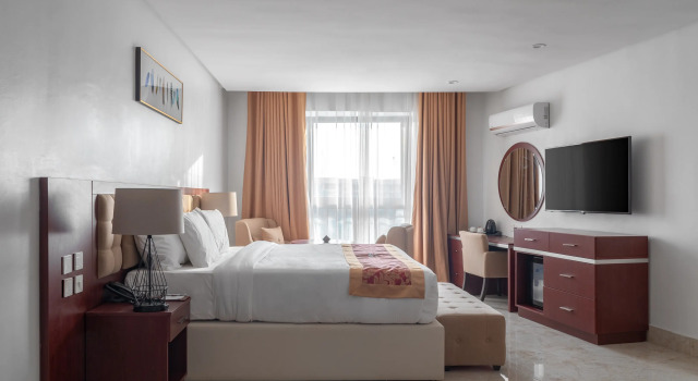 JOHNWOOD HOTEL by Bolton, Book Hotel Hotels in AbujaMun with Parking, Parking