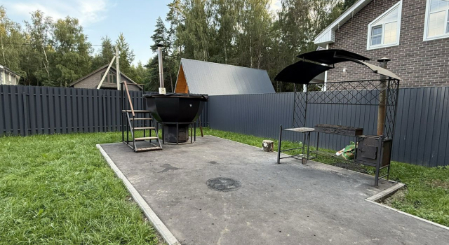 Kottedzh V Domodedovo Private House, Buchen Sie Ferienhaus Hotels in Oblast Moskau mit Parkplatz, Parkplätze