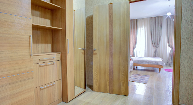 AmegaRoom Na 50 Let VLKSM 15 Apartments, Buchen Sie Ferienwohnung Hotels in Tyumen Region mit Parkplatz, Parkplätze