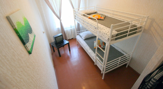 Кровать в общем номере (женский номер) с видом на город City Hostel