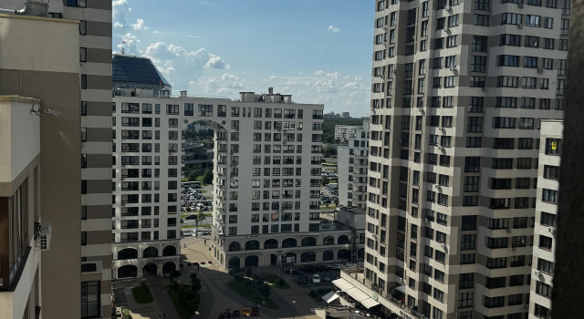Квартира Современная трёшка возле Dana Mall