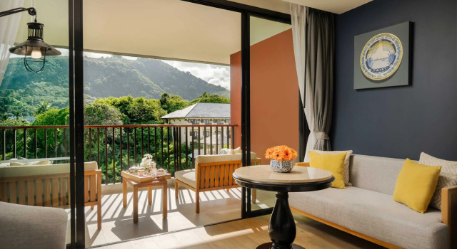 Двухместный номер Deluxe с балконом и с видом на горы Avista Grande Phuket Karon - MGallery