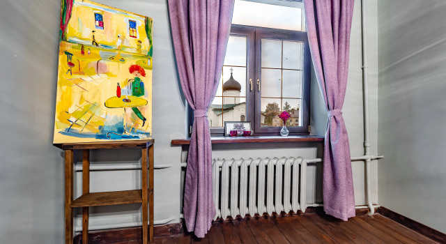 ApartMe U Kremlya Flat, Prenota Appartamento Hotel economici a Pskov Region
