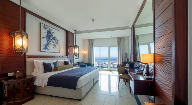 Двухместный номер Signature Deluxe с видом на море Dusit Ajman Resort & Villas