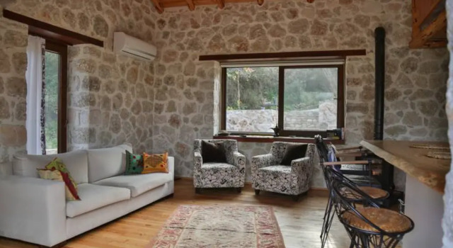 Семейный коттедж с красивым видом из окна Частный дом Olympos Stone House