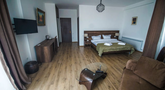 Двухместный люкс с балконом и с красивым видом из окна Hotel King Tom
