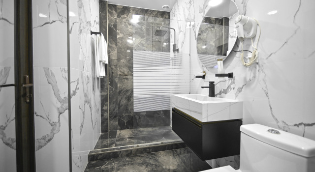 Двухместный номер Standard с балконом Address Hotel Yerevan by Imperial