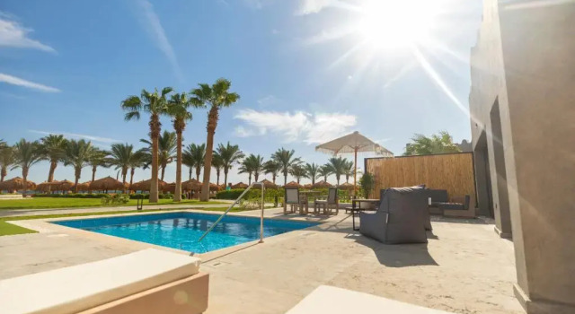 Люкс Executive Pool с балконом Sunrise Royal Makadi Resort