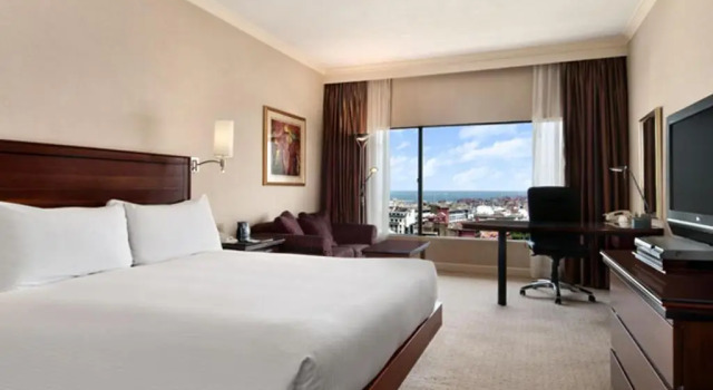 Двухместный номер Superior Hilton Colombo Hotel