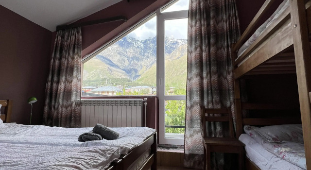 Четырёхместный номер Superior с балконом Guest House 15