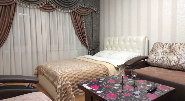 Апартаменты Апартаменты Просторная квартира в центре города