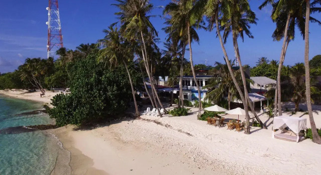 Batuta Maldives Surf View