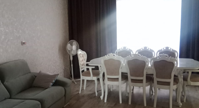 Семейный коттедж с балконом Частный дом Коттедж Малиновый рай