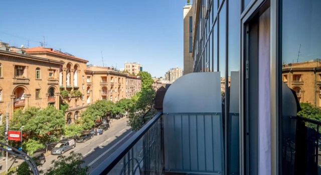 Отель Holiday Inn Yerevan Republic Square, an IHG Hotel