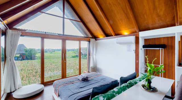 Бунгало Deluxe Ubud Rice Field Stay - Mahari by WAHM