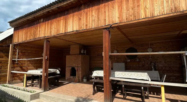 Zhemchuzhina Olkhona Guest House