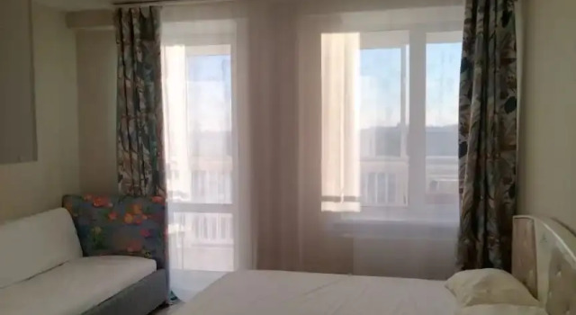Uyutnaya Studiya s Vidom na Poberezhye Flat, Prenota Appartamento Hotel a Tatarstan con parcheggio, Parcheggio