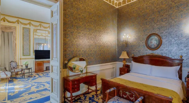 Golden Royal Double Suite with sea view Paradise Inn Le Metropole Hotel