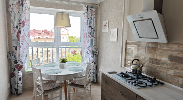 U Rybnoy Derevni Flat, Book Lejlighed Hoteller i Kaliningrad oblast med parkering, Parkering