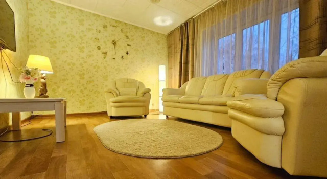 Квартира на Свердлова 100