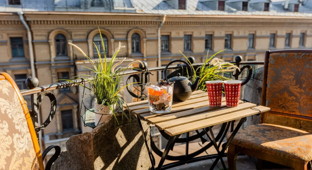 Апартаменты с балконом и с красивым видом из окна Апартаменты SpbStay на Кирочной 6