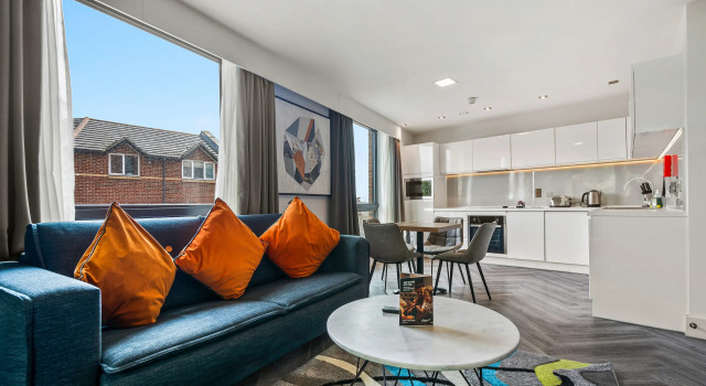 Люкс Liberty c 1 комнатой с балконом Roomzzz London Stratford