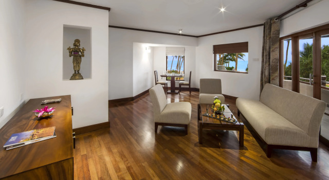 Люкс с балконом и с красивым видом из окна Royal Palms Beach Hotel