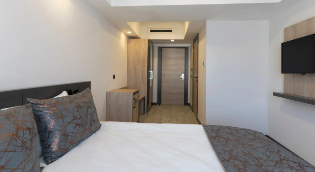 Двухместный номер Deluxe с балконом и с красивым видом из окна IRENIC HOTEL