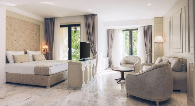 Полулюкс Iberostar Waves Slavija
