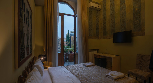 Двухместный номер Comfort с балконом и с видом на город Rustaveli Hotel
