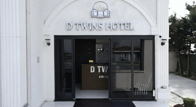 D Twins Airport Hotel