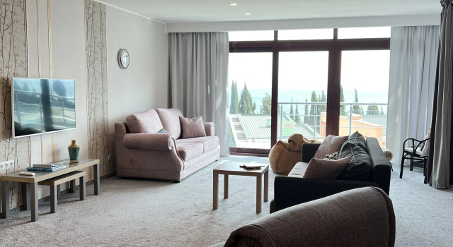 Studiya Mindal S Ogorozhennoy Spalnoy Zonoy Apartments, Rezervovat Apartmán Alushta 