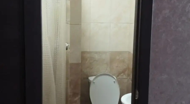 Avlu manzaralı Standart üç kişilik oda Leon Mini-Hotel