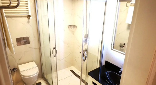 Трёхместный номер Standard с балконом и с красивым видом из окна Bakirkoy Tashan Business & Airport Hotel