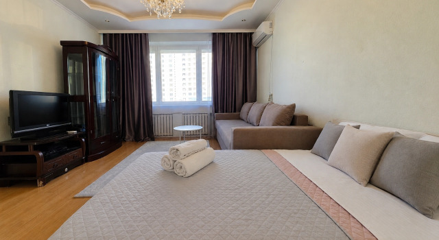 421 Baiterek 3h Komnatnye na 8 Gostey s 2mya Sanuzlami Apartment, Rezerwuj Apartament Astana Kazachstan