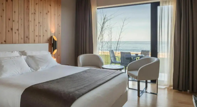 Двухместный номер с балконом и с видом на море Pedras do Mar Resort & Spa