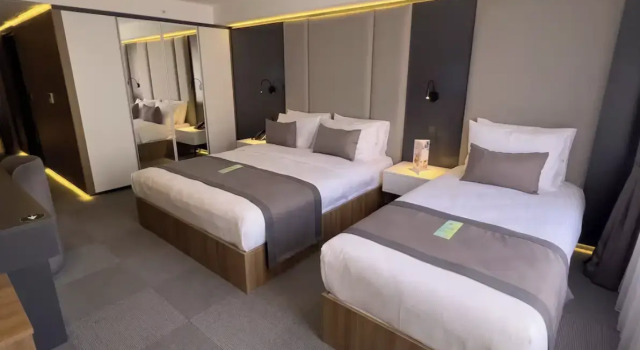 Пятиместный семейный люкс Royal с видом на город Sera Lake Center Hotel