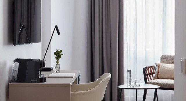 Dvoulůžkový s manželskou postelí Apartmá 2 pokoje a výhledem na město Heliopark Empire