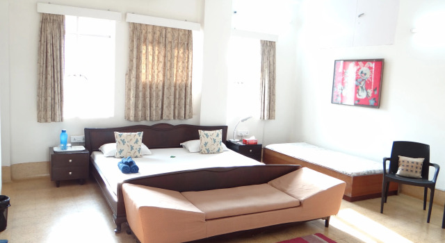 Central Bed & Breakfast, Забронировать Отель «постель и завтрак» Калькутта East Zone