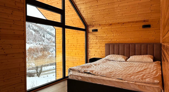 Дом Барнхаус с балконом и с видом на горы Capsule & Enesai Hotels Karakol