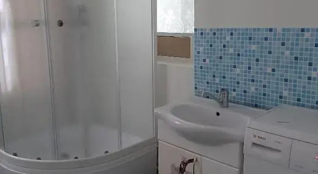 Кровать в общем номере (мужской номер) с красивым видом из окна Горный