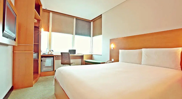 Номер Standard с видом на море ibis Kuwait Salmiya