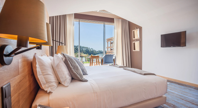 Двухместный номер Standard с балконом и с красивым видом из окна Отель Vale dAzenha Hotel and Residences
