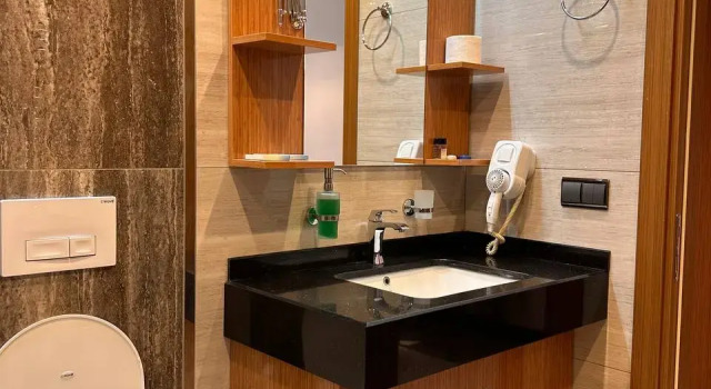 Трёхместный семейный номер Comfort с балконом и с видом на город Hotel Bukhara