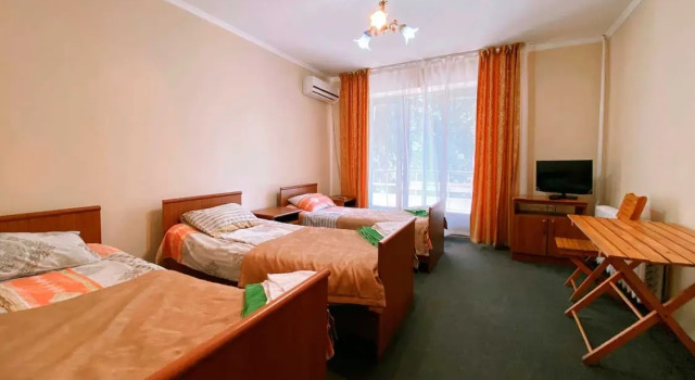 1 room Building 1 Triple room with balcony and with courtyard view Aitar Hotel